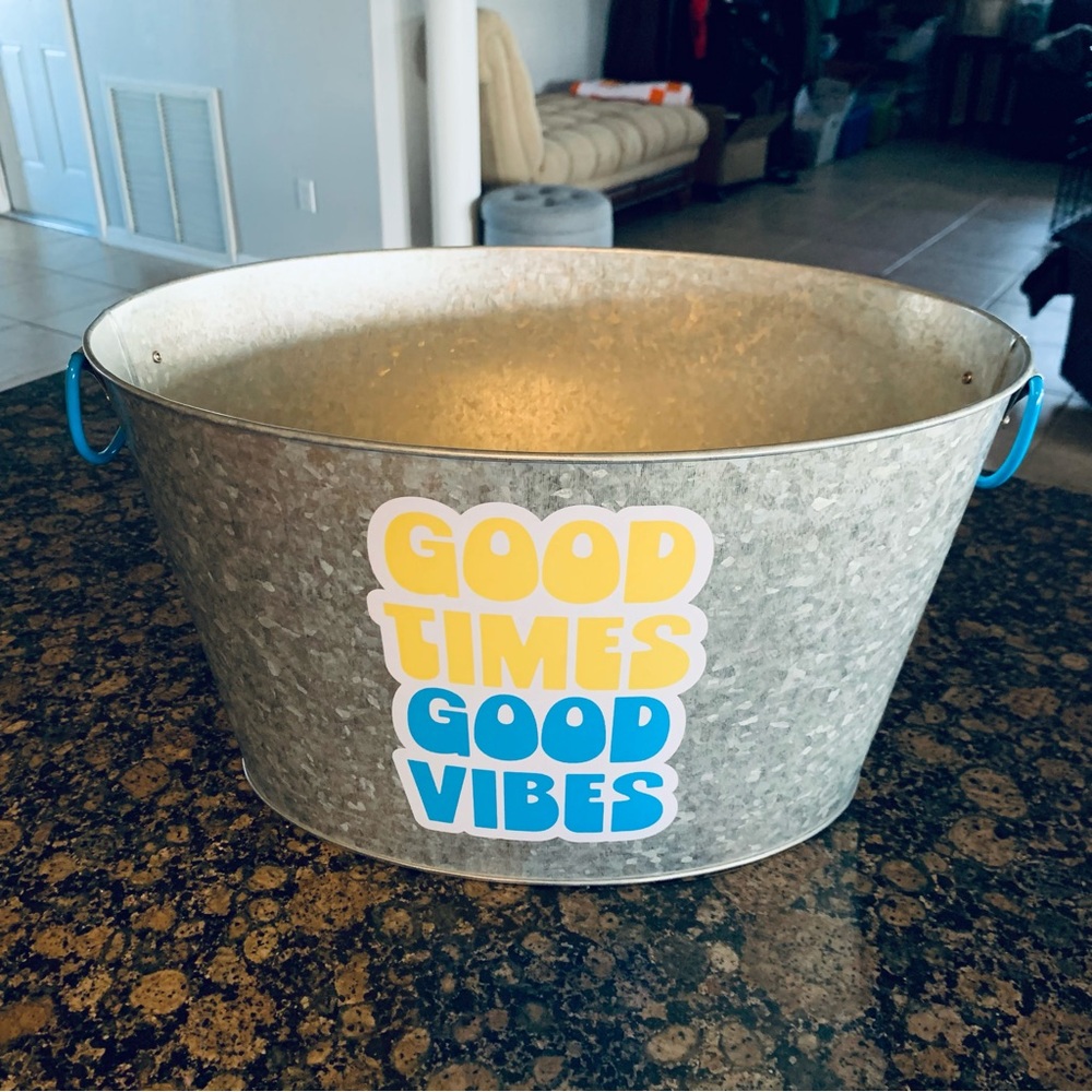 Galvanized Metal ‘Good Times Good Vibes' Indoor/Outdoor Bar Drink Holder Bucket